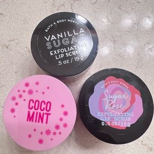 Three exfoliating lip scrub!